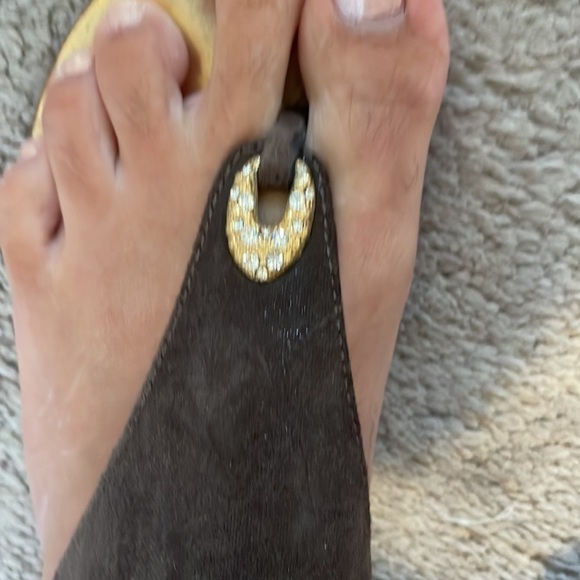 EUC Brown Sandal - Picture 4 of 9